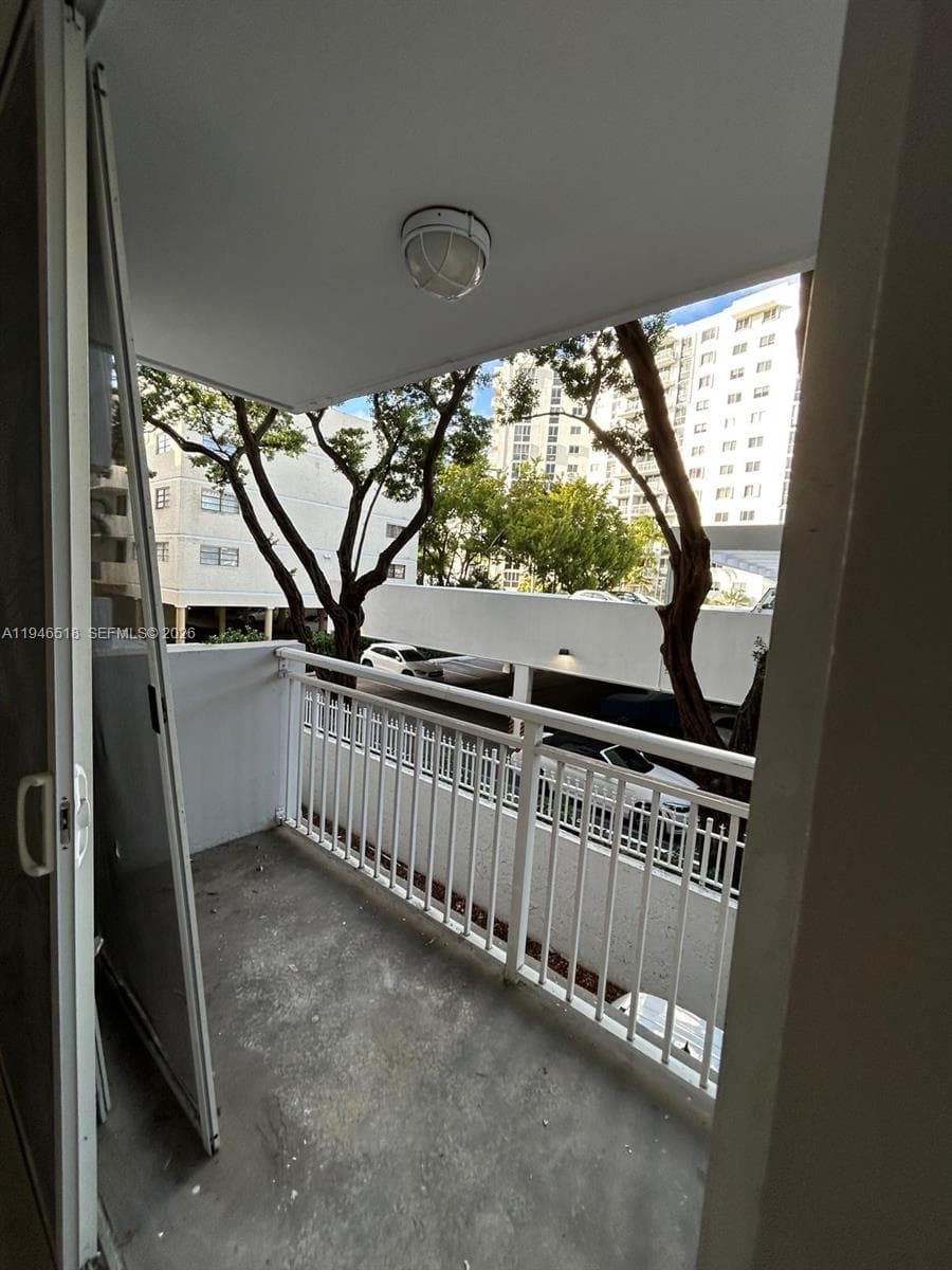 WEST BAY GARDENS CONDO · #210 in Miami Beach - Photo 12