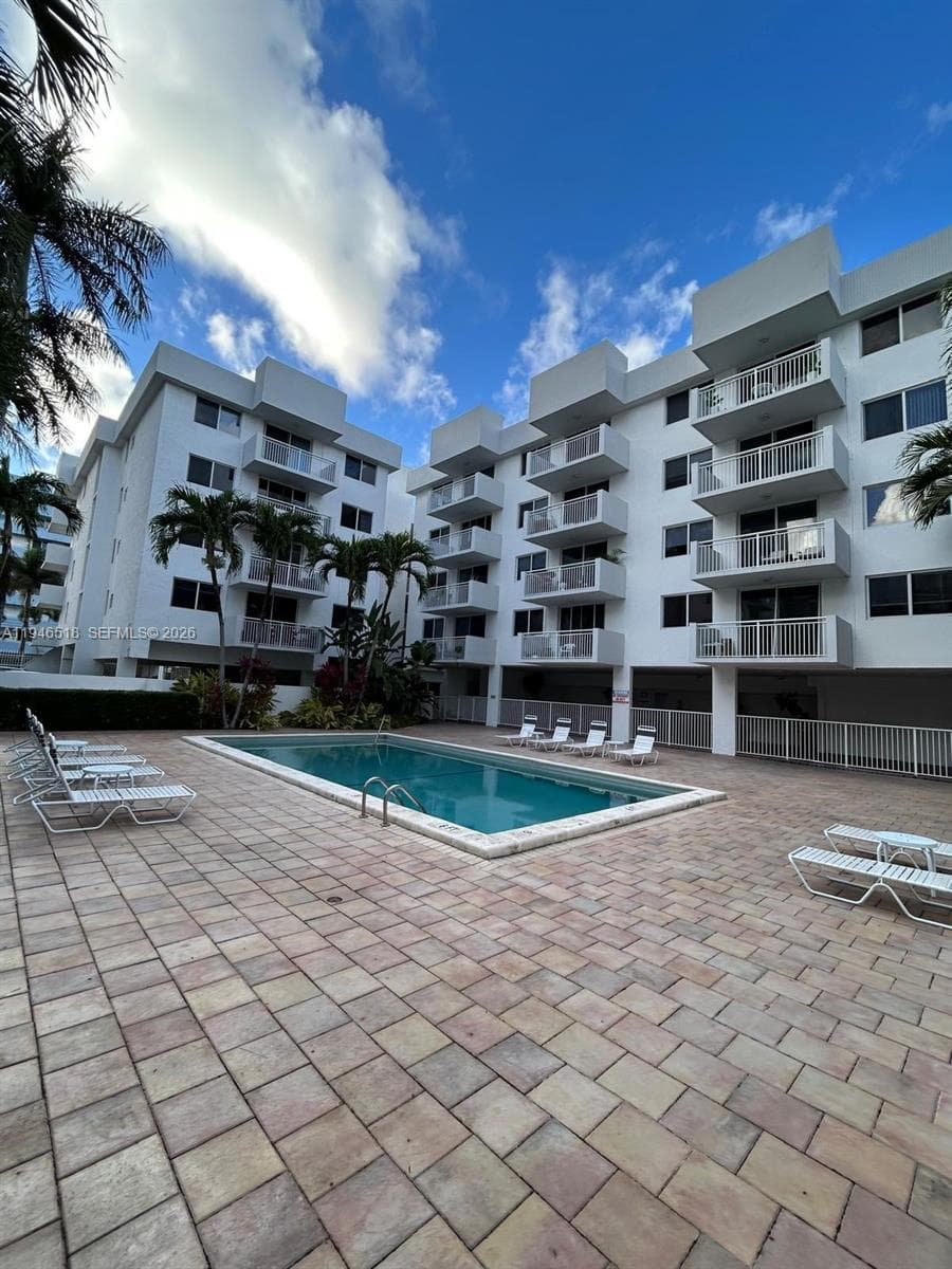 WEST BAY GARDENS CONDO · #210 in Miami Beach - Photo 7
