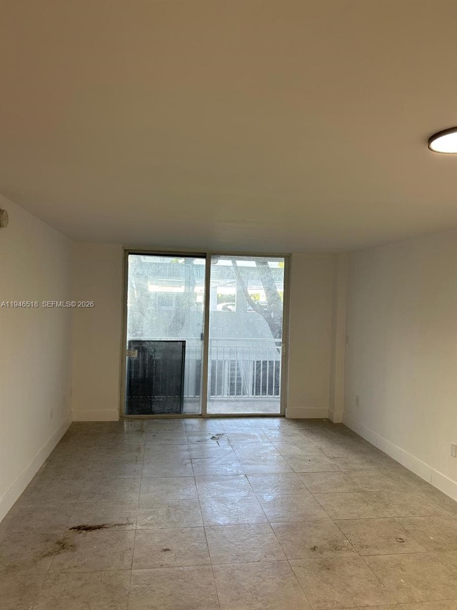 WEST BAY GARDENS CONDO · #210 in Miami Beach - Photo 24