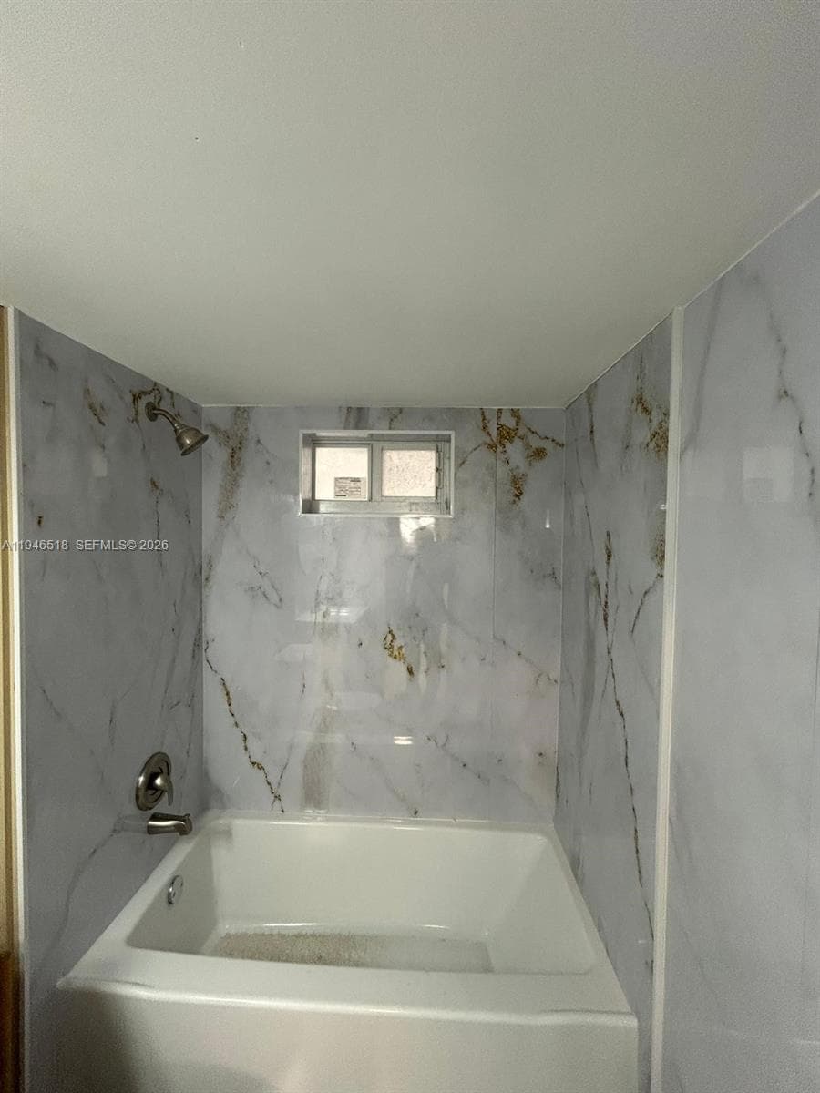 WEST BAY GARDENS CONDO · #210 in Miami Beach - Photo 15