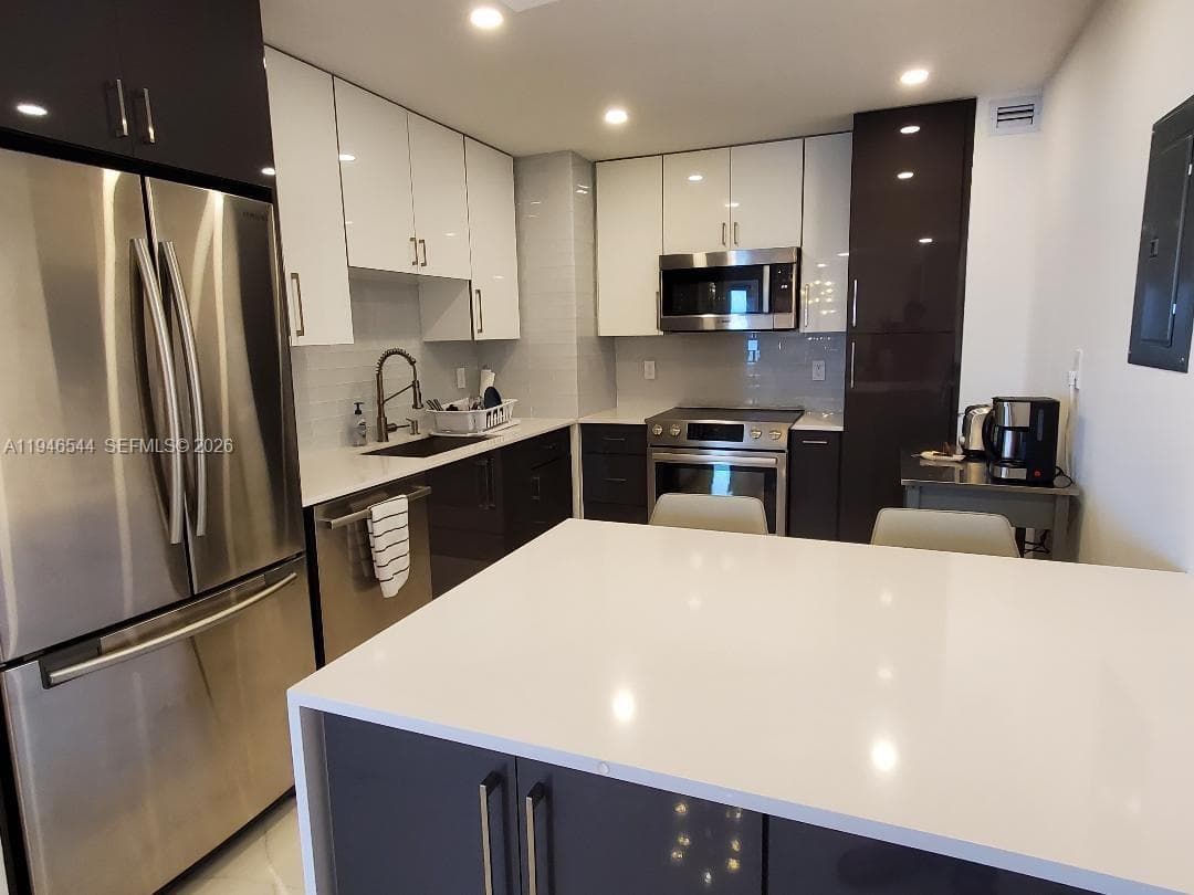 FOUR WINDS CONDO · #1102 in Surfside - Photo 9