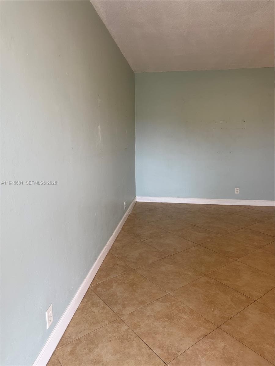 CAROLYN CONDO · #6 in Pompano Beach - Photo 2