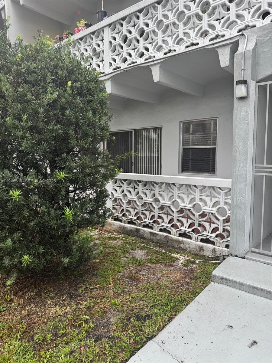 Claremont Place Condo · #104 in North Miami - Photo 1