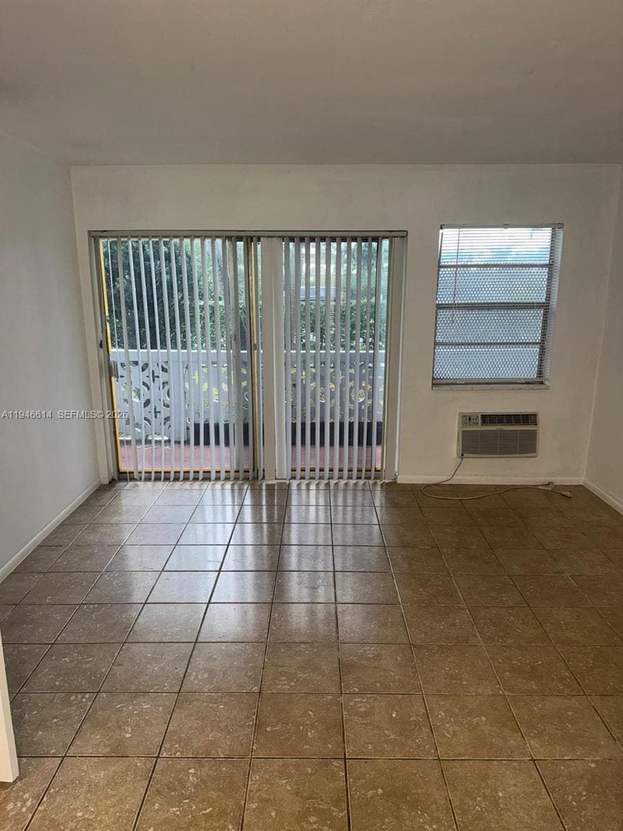 Claremont Place Condo · #104 in North Miami - Photo 4