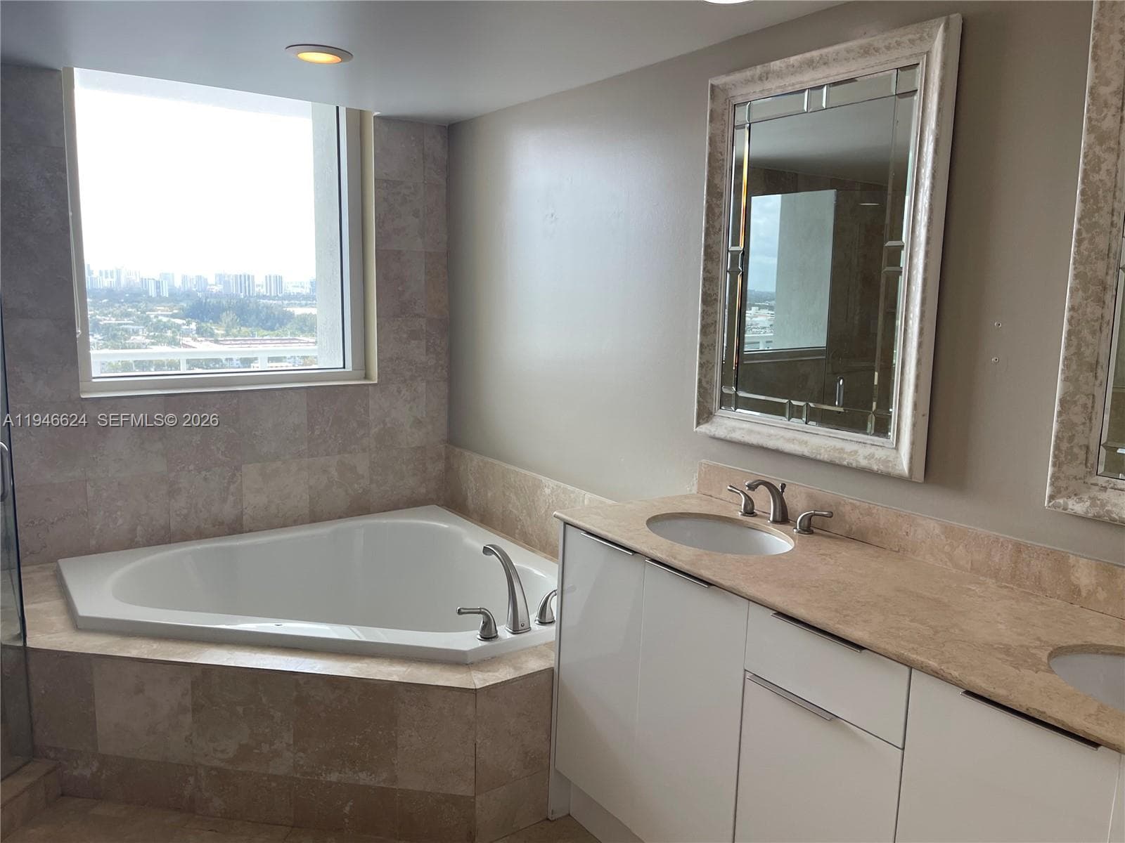 DUO · #1907W in Hallandale Beach - Photo 9