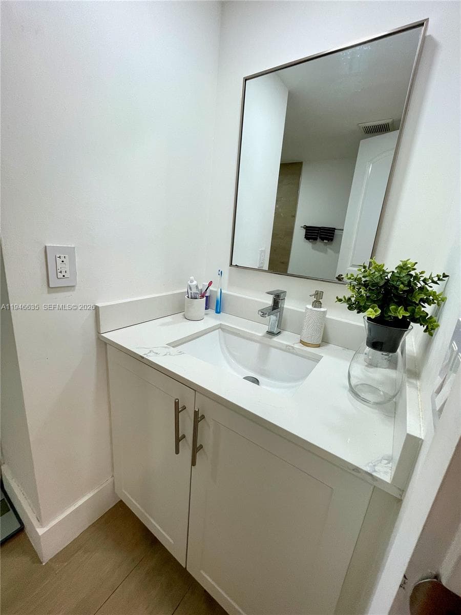 Guildford House Condo · #404 in Bay Harbor Islands - Photo 17
