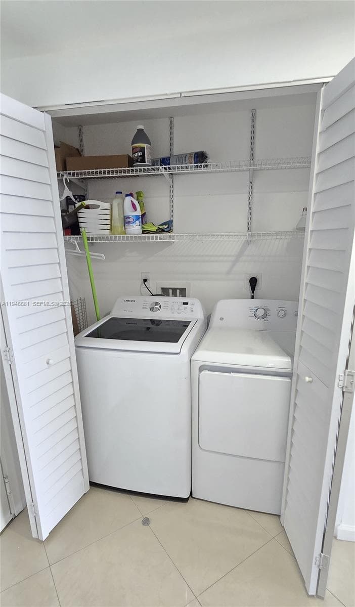 Venture West · #506 in Aventura - Photo 37