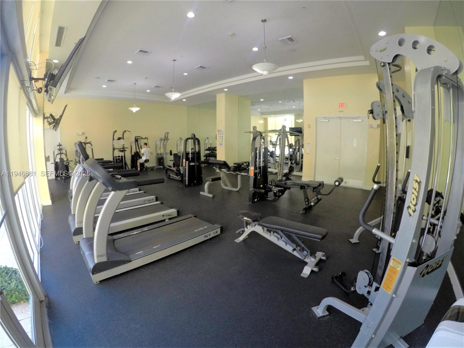 LARGE GYM