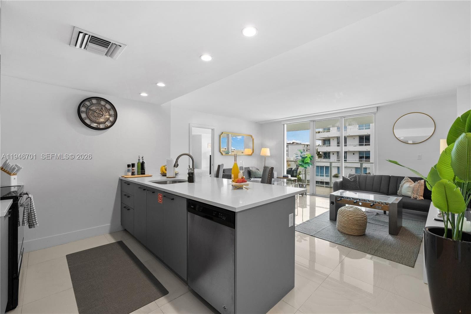 ONE BAY HARBOR CONDO · #502 in Bay Harbor Islands - Photo 2