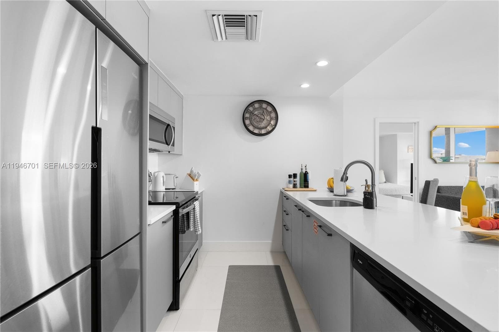 ONE BAY HARBOR CONDO · #502 in Bay Harbor Islands - Photo 3