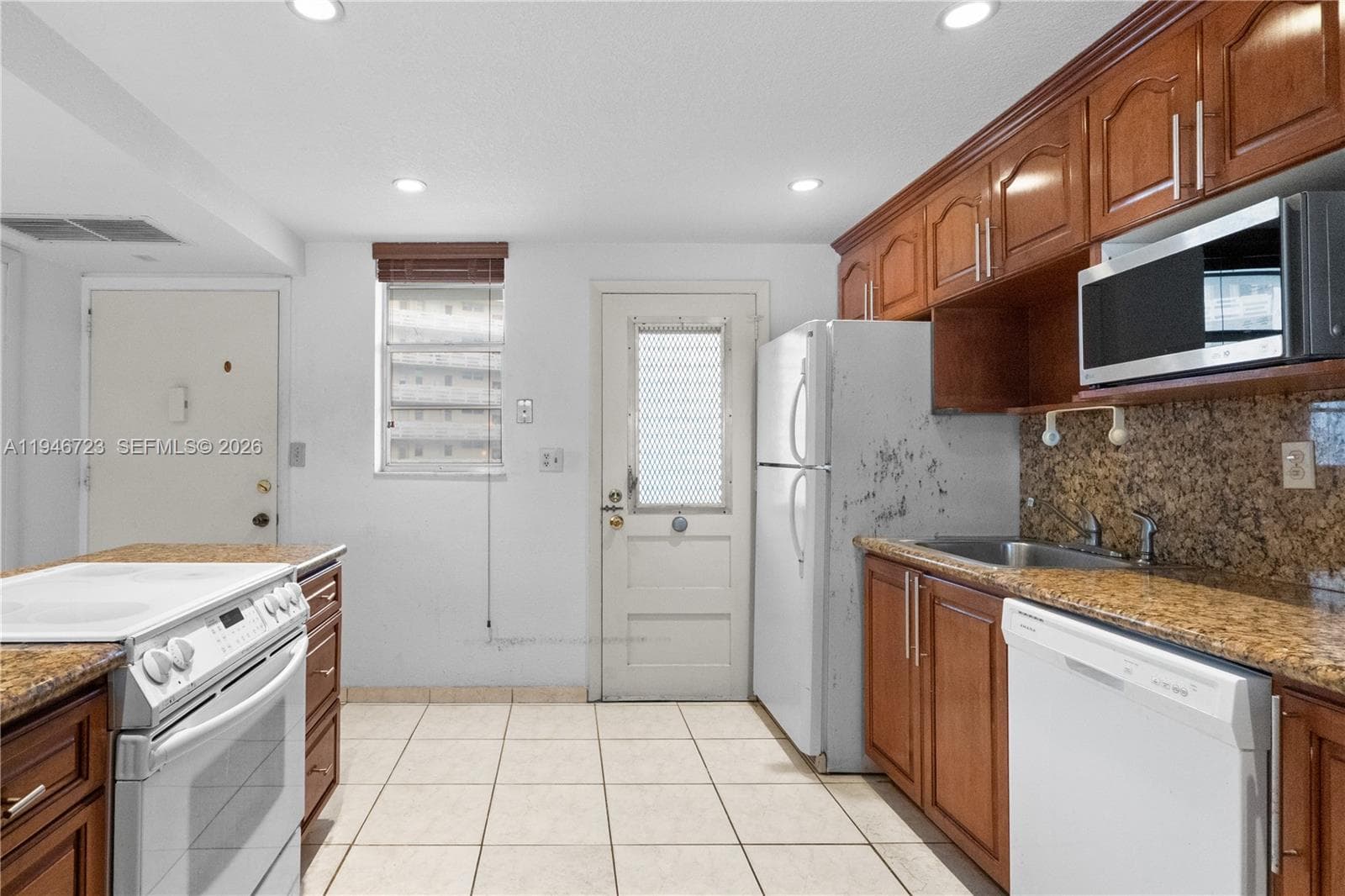 POINT EAST SEC 4 CONDO · #T203 in Aventura - Photo 2