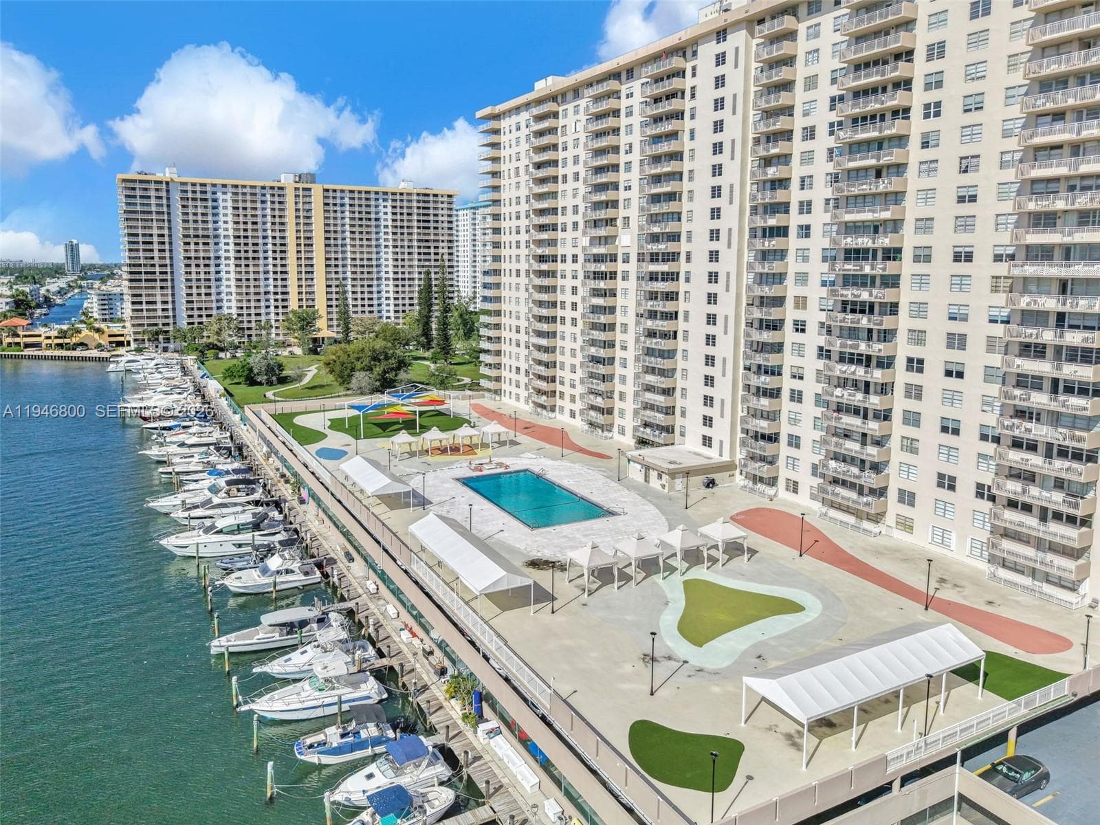 Winston Towers 100 · #1808 in Sunny Isles Beach - Photo 23