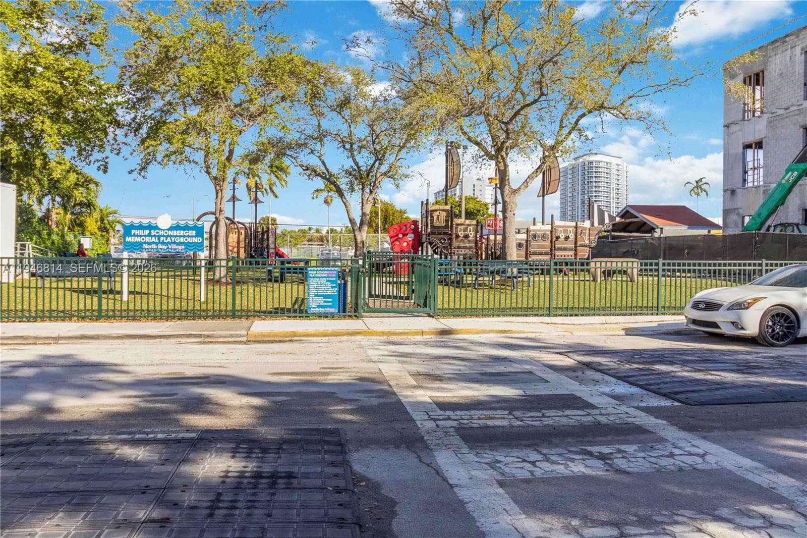Playground / Park Directly Nearby