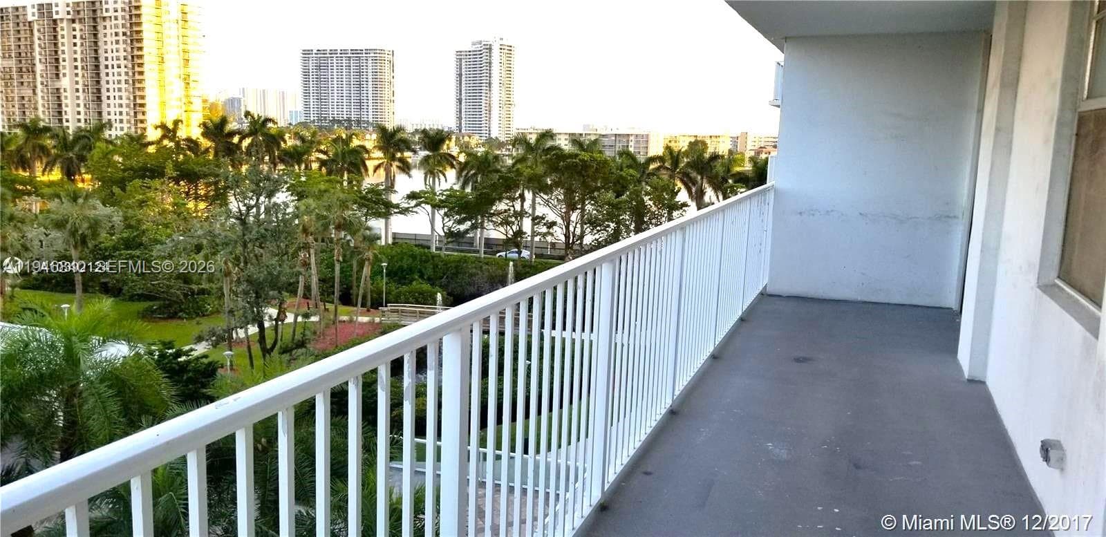 ADMIRALS PORT CONDO WEST · #504W in Aventura - Photo 24