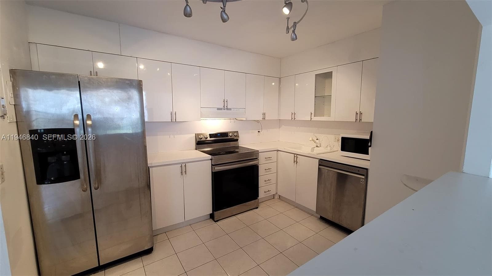ADMIRALS PORT CONDO WEST · #504W in Aventura - Photo 4