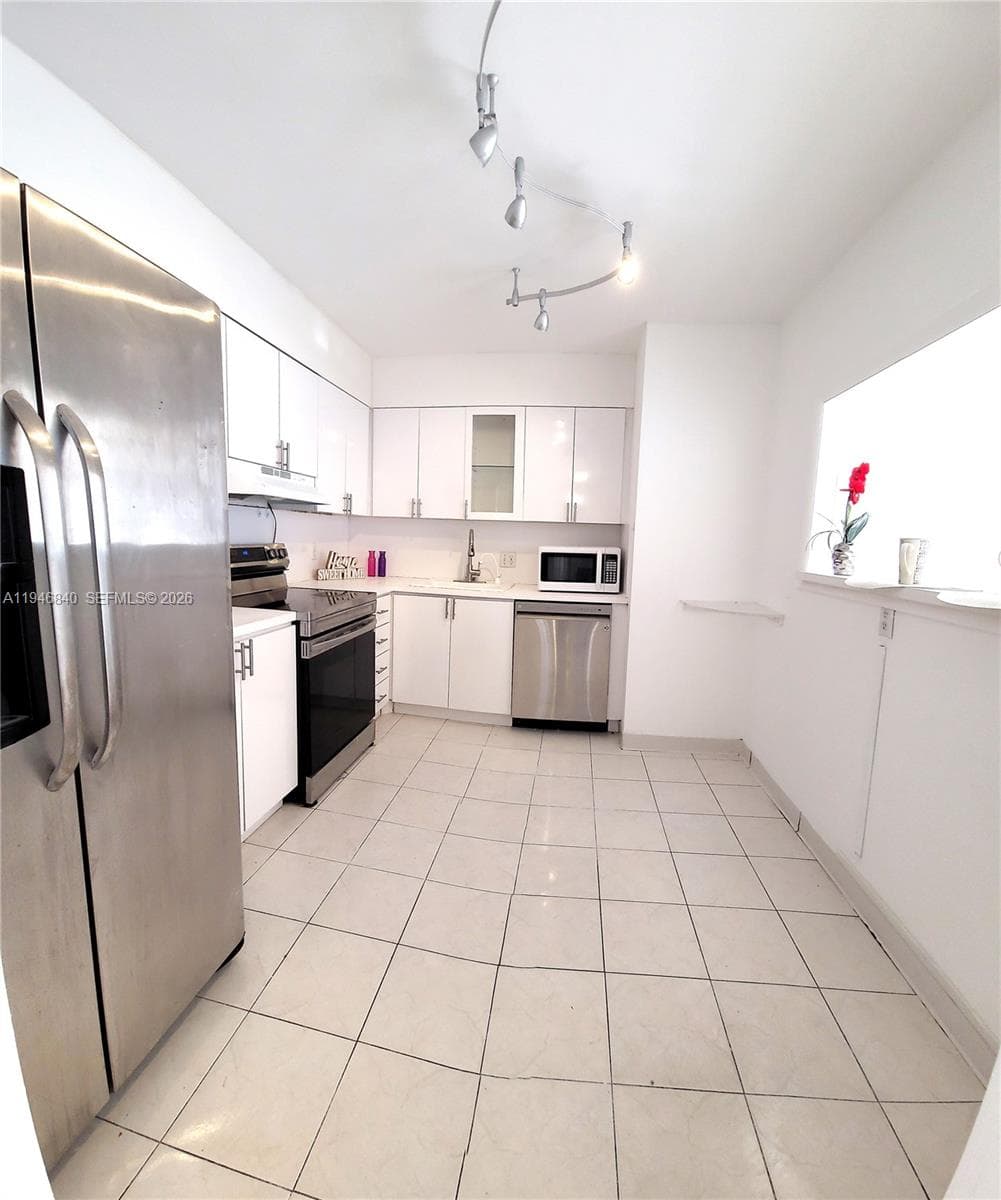 ADMIRALS PORT CONDO WEST · #504W in Aventura - Photo 8
