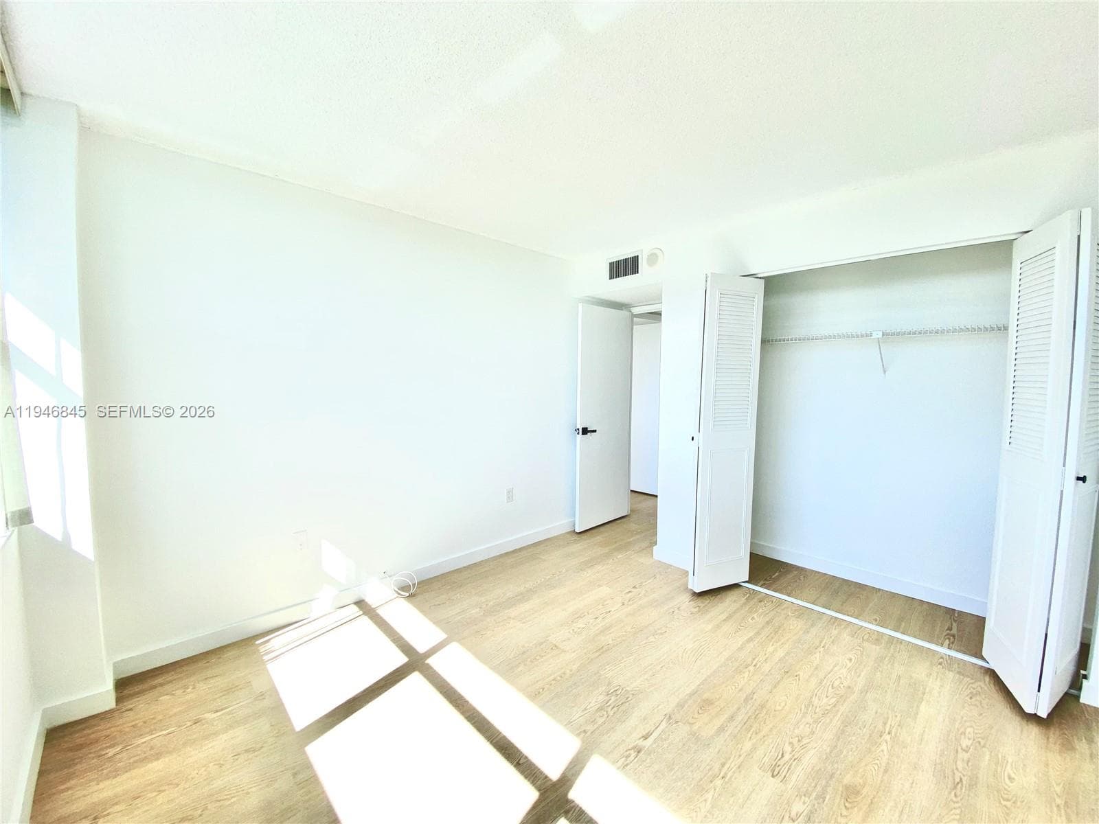 WILSHIRE CONDO · #1020W in Miami - Photo 17
