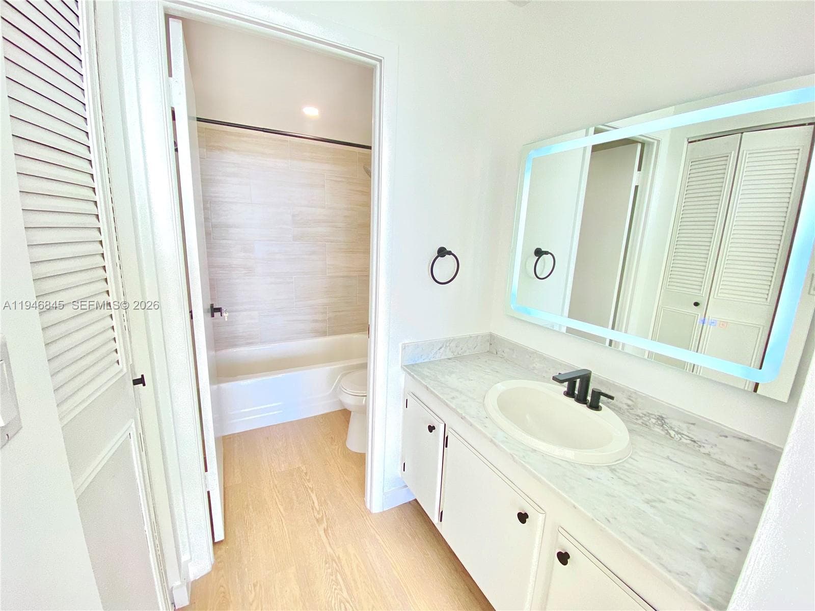 WILSHIRE CONDO · #1020W in Miami - Photo 21