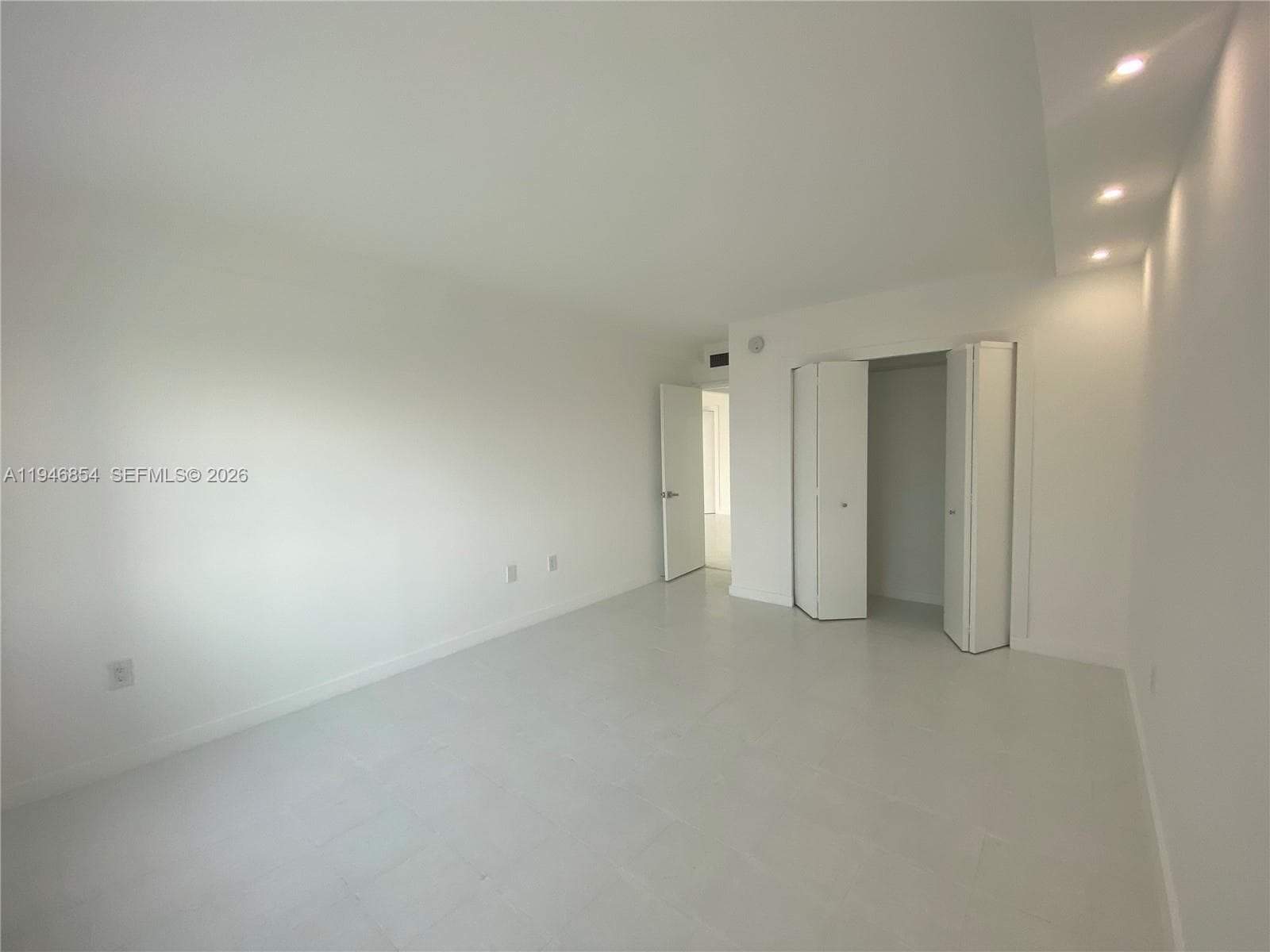 COASTAL TOWERS CONDO · #929 in Sunny Isles Beach - Photo 3
