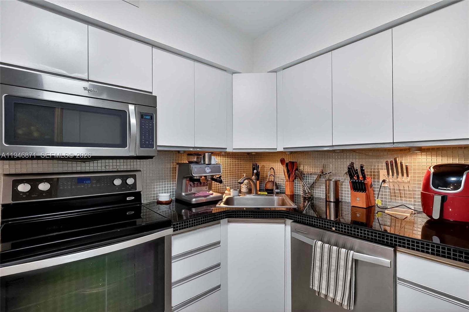 5700 Collins Ave · #15A in Miami Beach - Photo 10