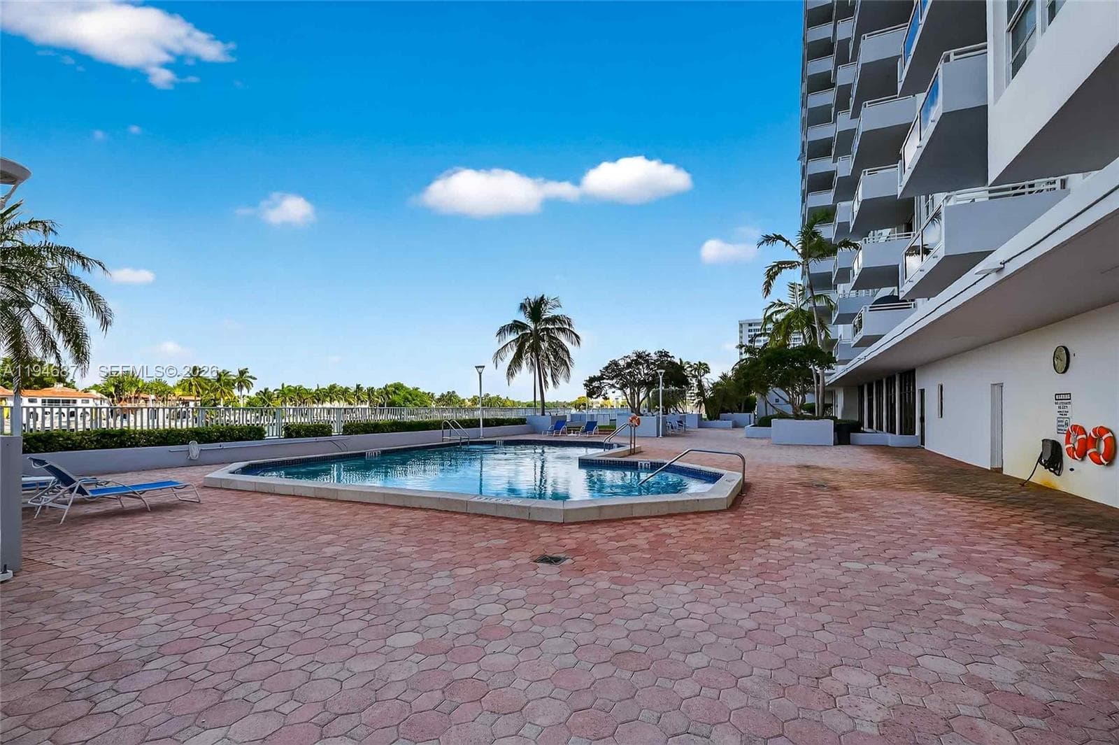5700 Collins Ave · #15A in Miami Beach - Photo 33