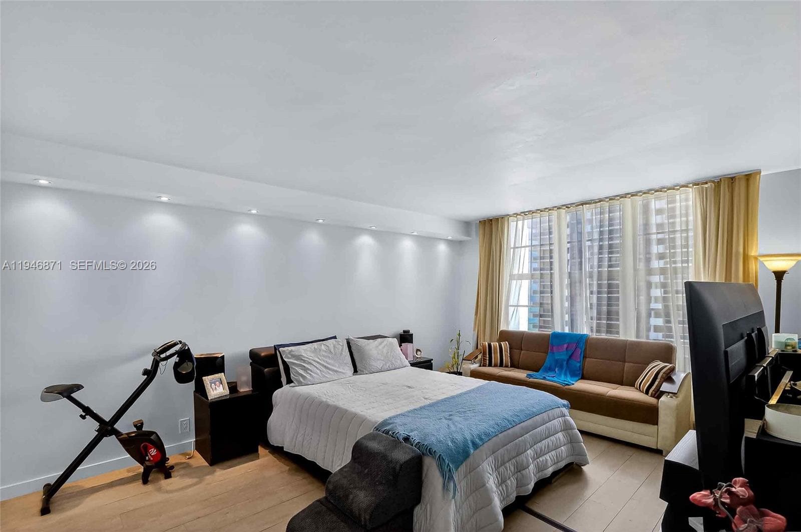 5700 Collins Ave · #15A in Miami Beach - Photo 14