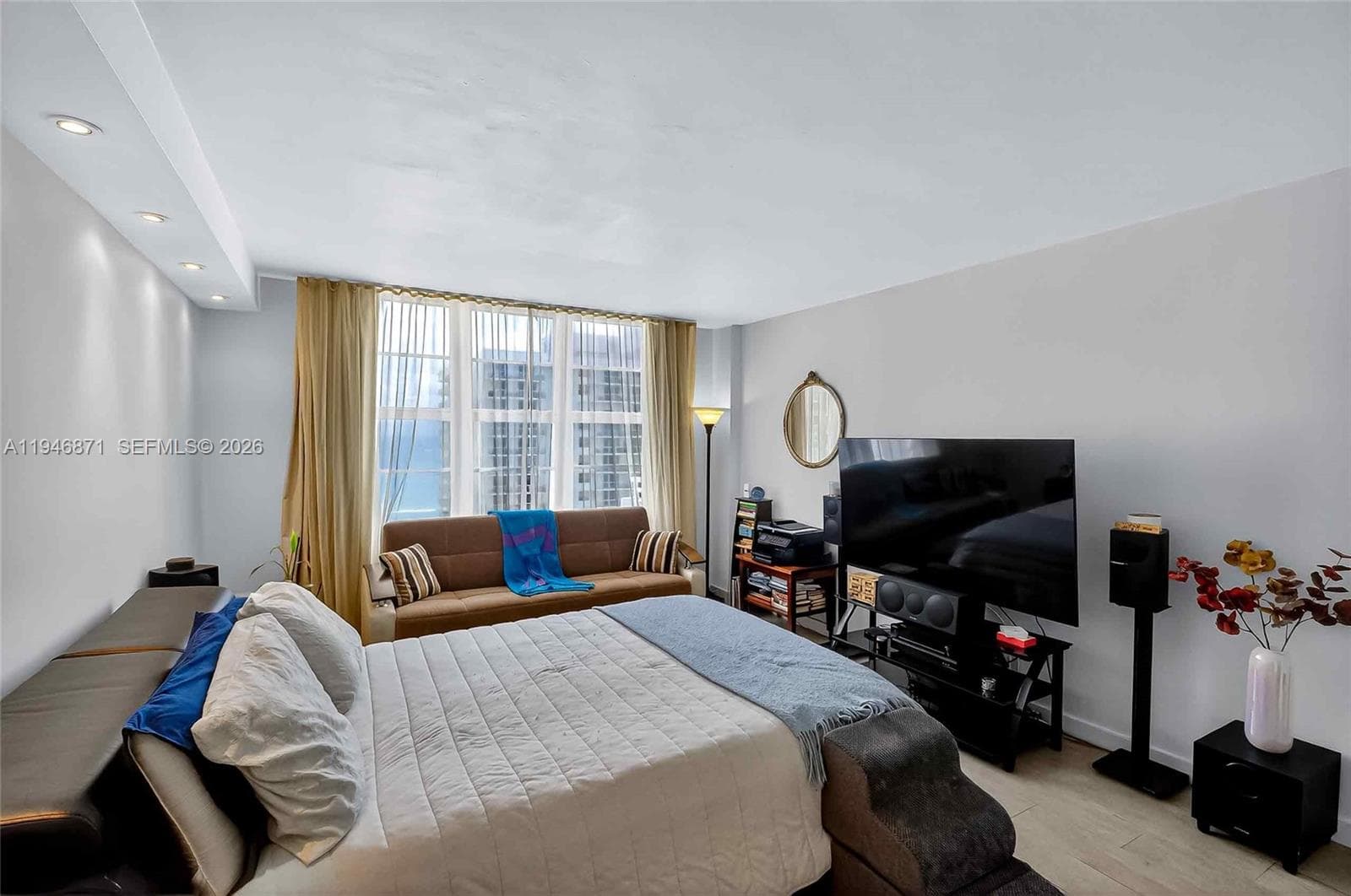5700 Collins Ave · #15A in Miami Beach - Photo 15