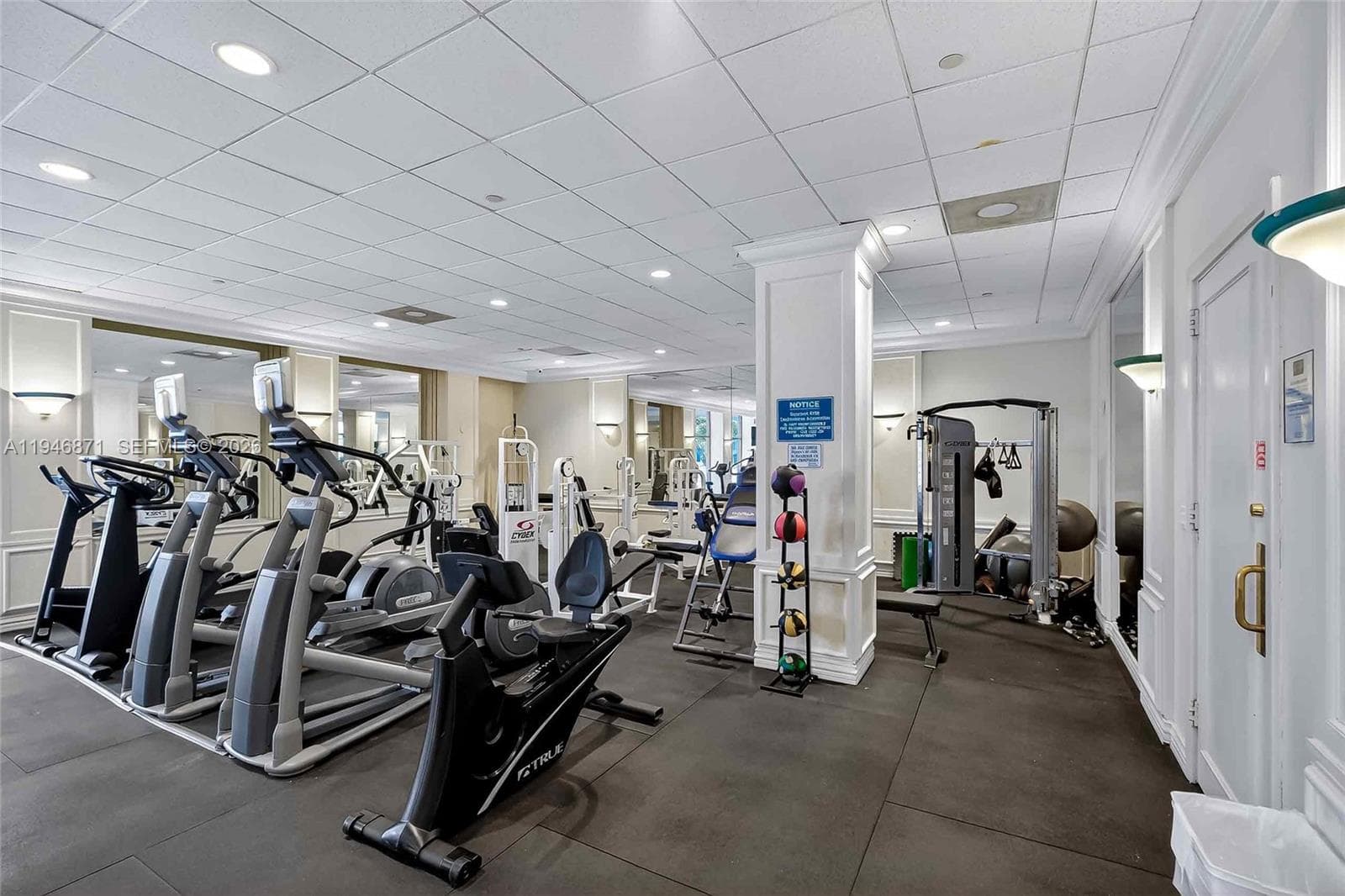5700 Collins Ave · #15A in Miami Beach - Photo 35