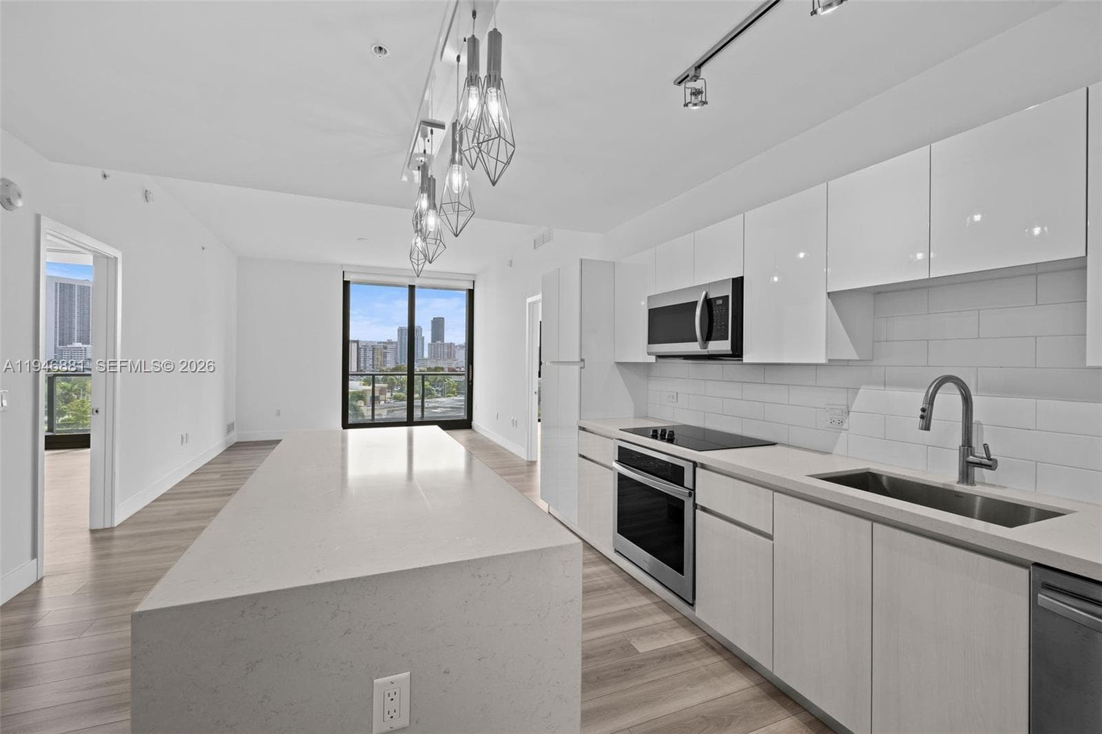 Mondrian Hallandale · #0804 in Hallandale Beach - Photo 3