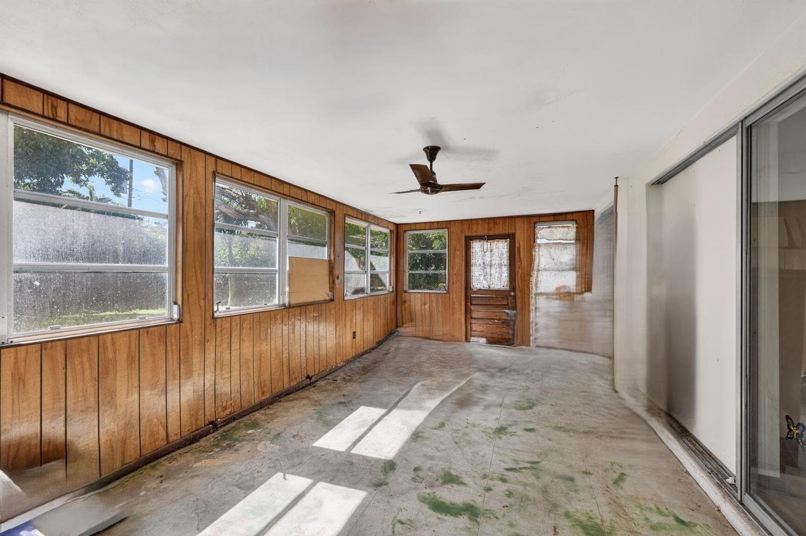 Virtually enhanced, Florida room
