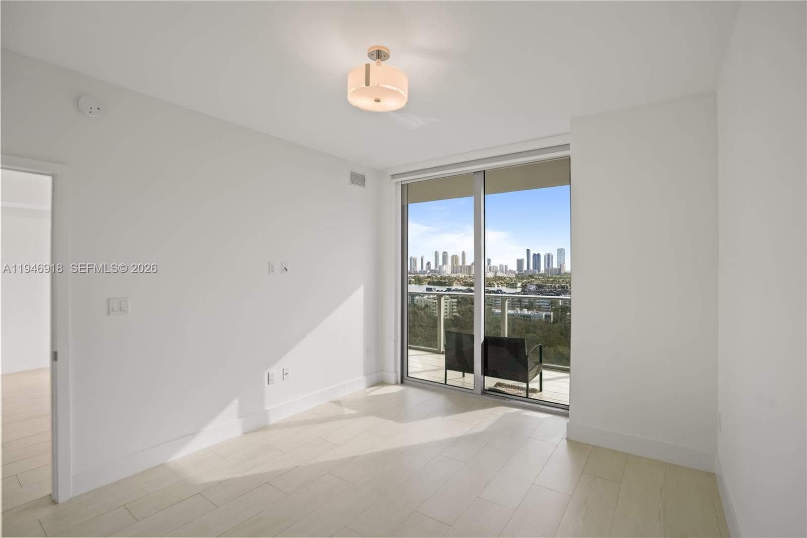 THE HARBOUR SOUTH CONDO · #1518 in North Miami Beach - Photo 6