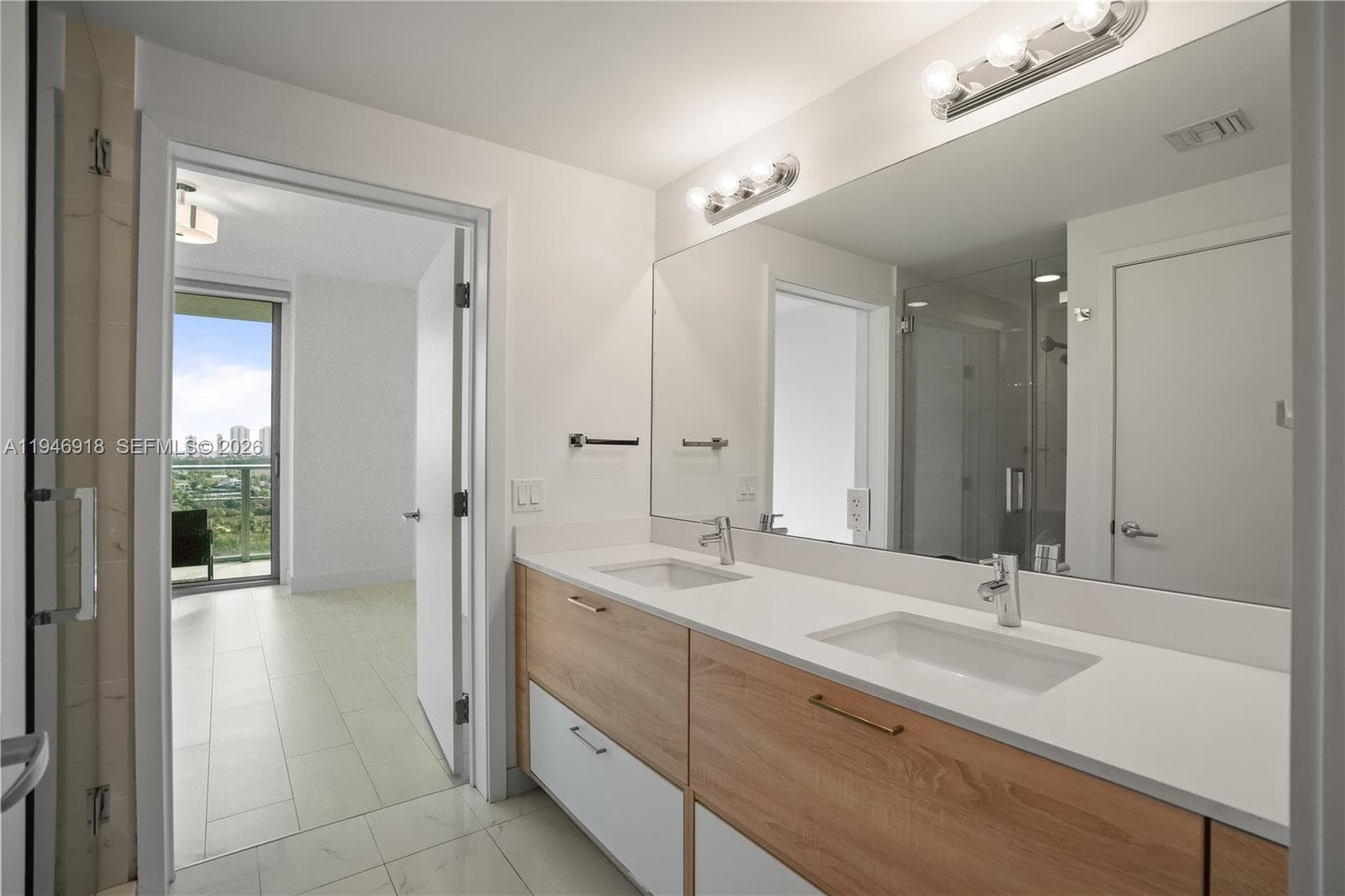THE HARBOUR SOUTH CONDO · #1518 in North Miami Beach - Photo 9