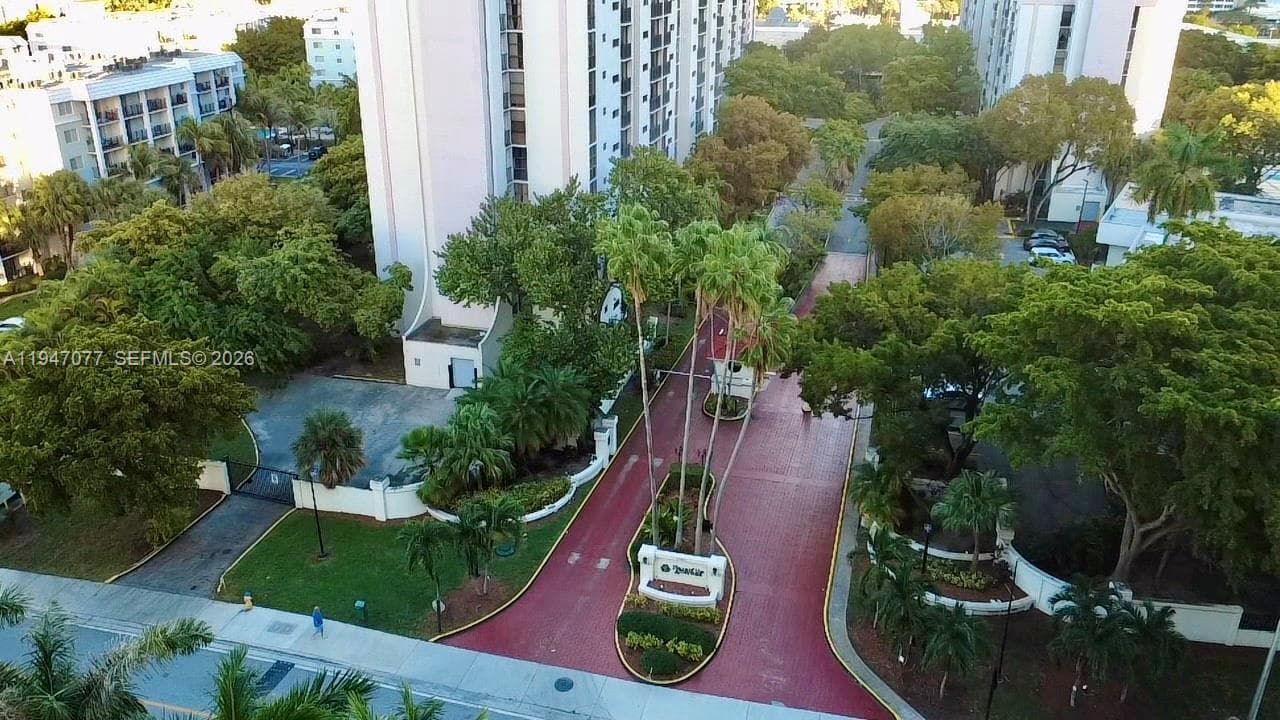 PLAZA OF AMERICAS CONDO P · #915 in Sunny Isles Beach - Photo 48