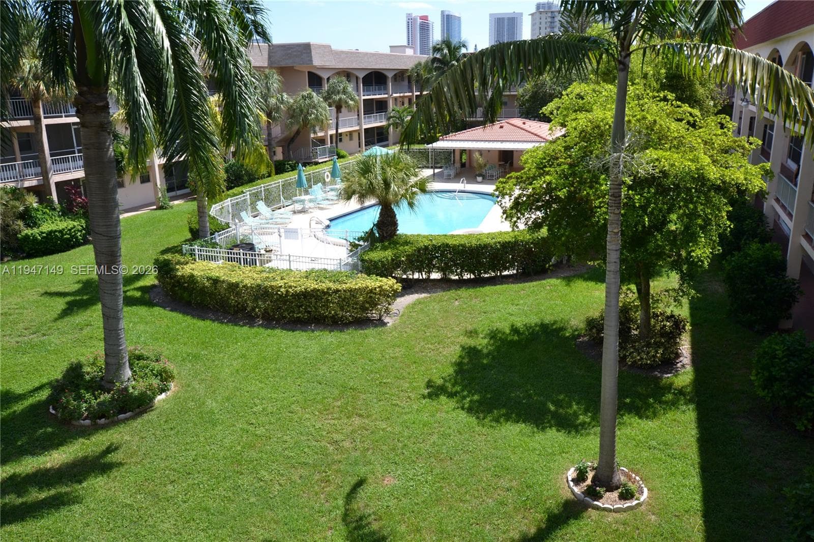Paradise Villas Condo · #302-B in Hallandale Beach - Photo 23