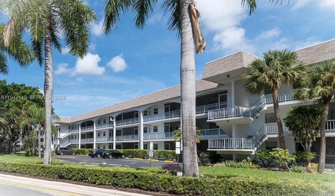 Paradise Villas Condo · #302-B in Hallandale Beach - Photo 4