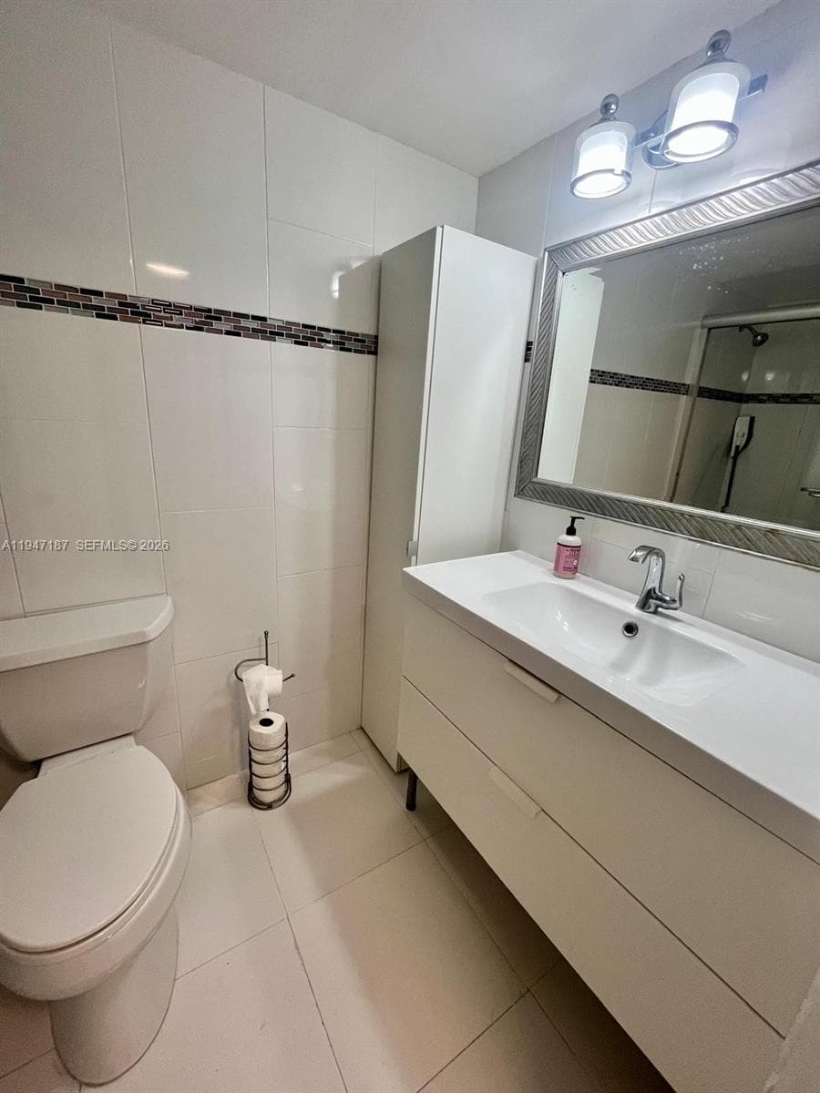 WINSTON TOWERS 200 · #1714 in Sunny Isles Beach - Photo 2