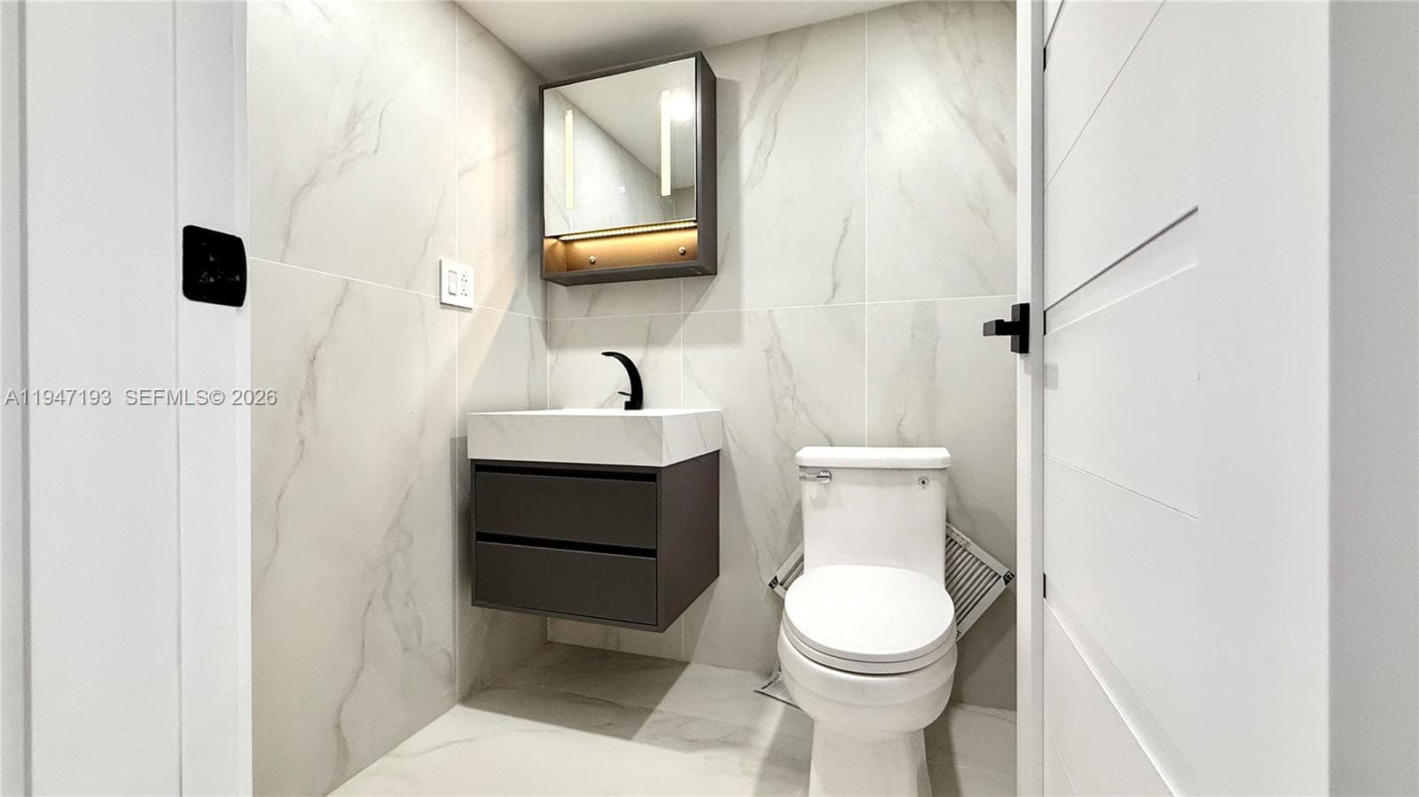 3826 NE 171st St #3826 photo 9