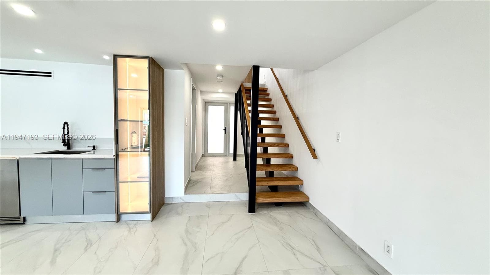 3826 NE 171st St #3826 photo 8