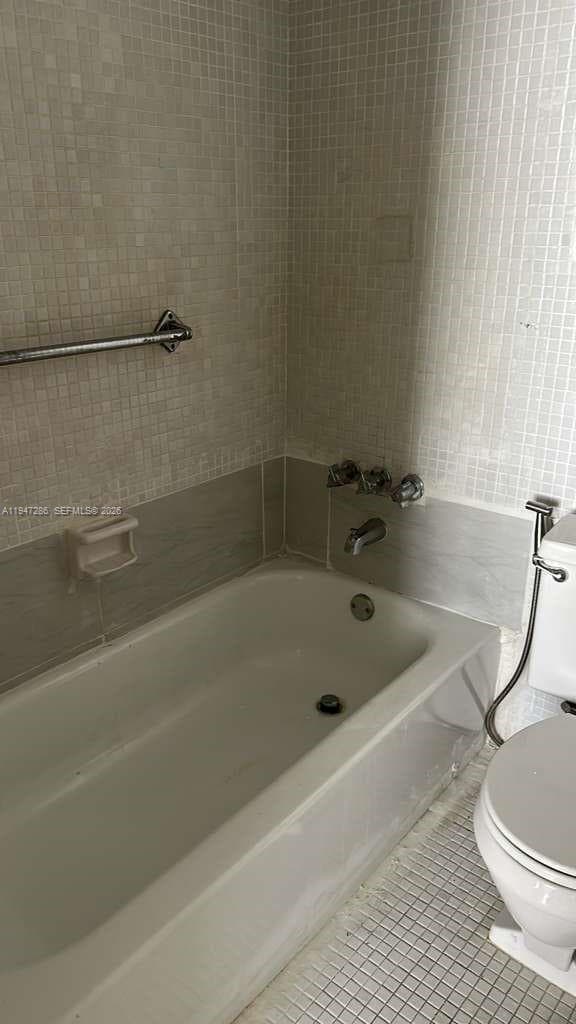 EASTERN SHORES WHITE HOUS · #609 in North Miami Beach - Photo 10
