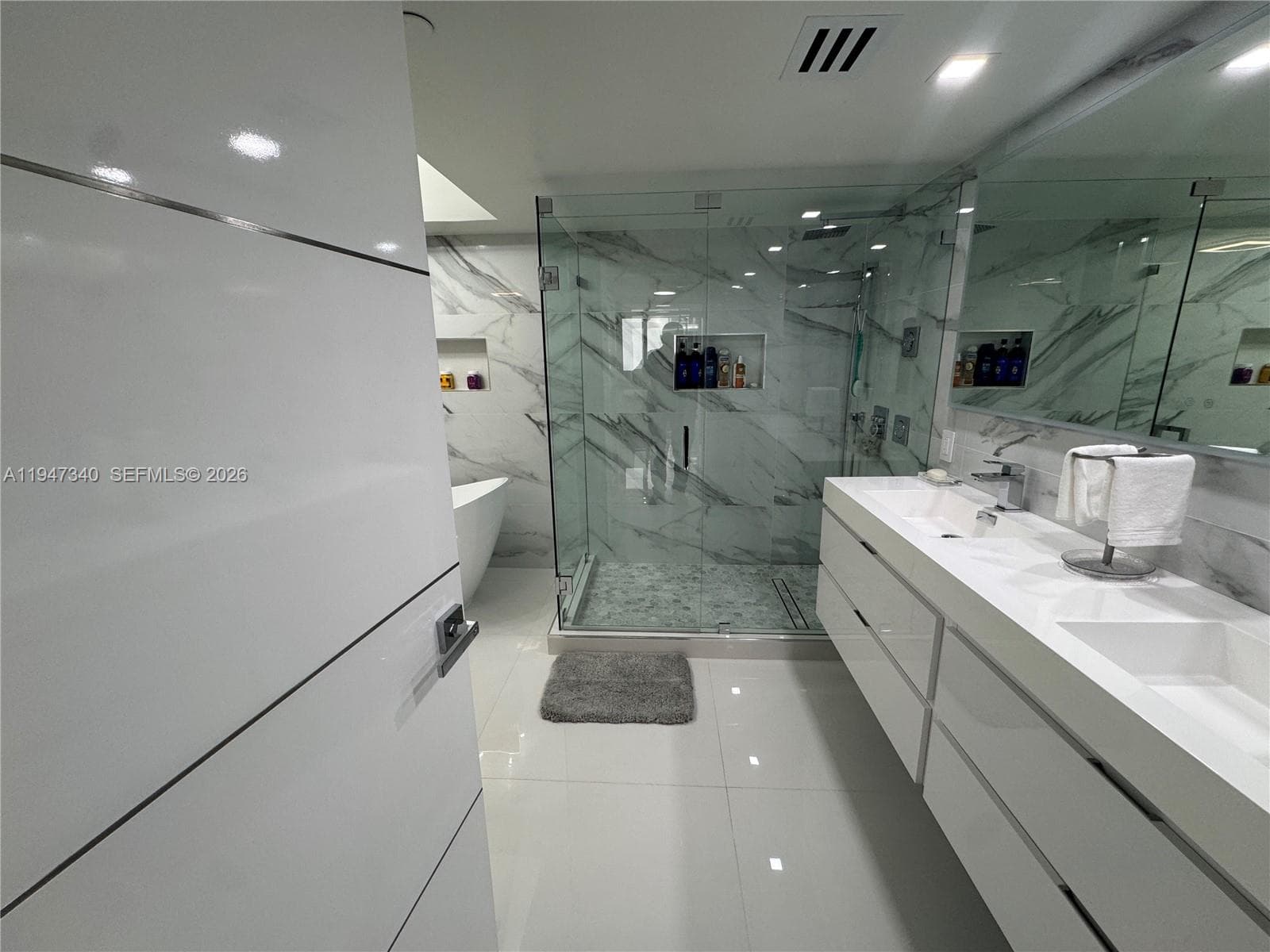 LEXCELLENCE CONDO · #504 in Miami Beach - Photo 82