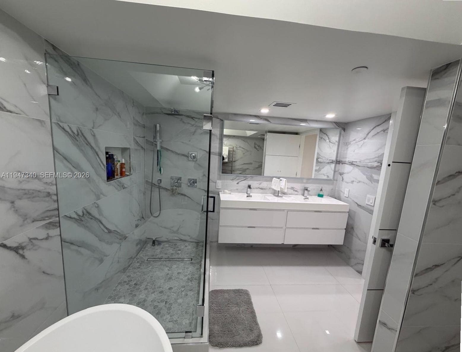 LEXCELLENCE CONDO · #504 in Miami Beach - Photo 11