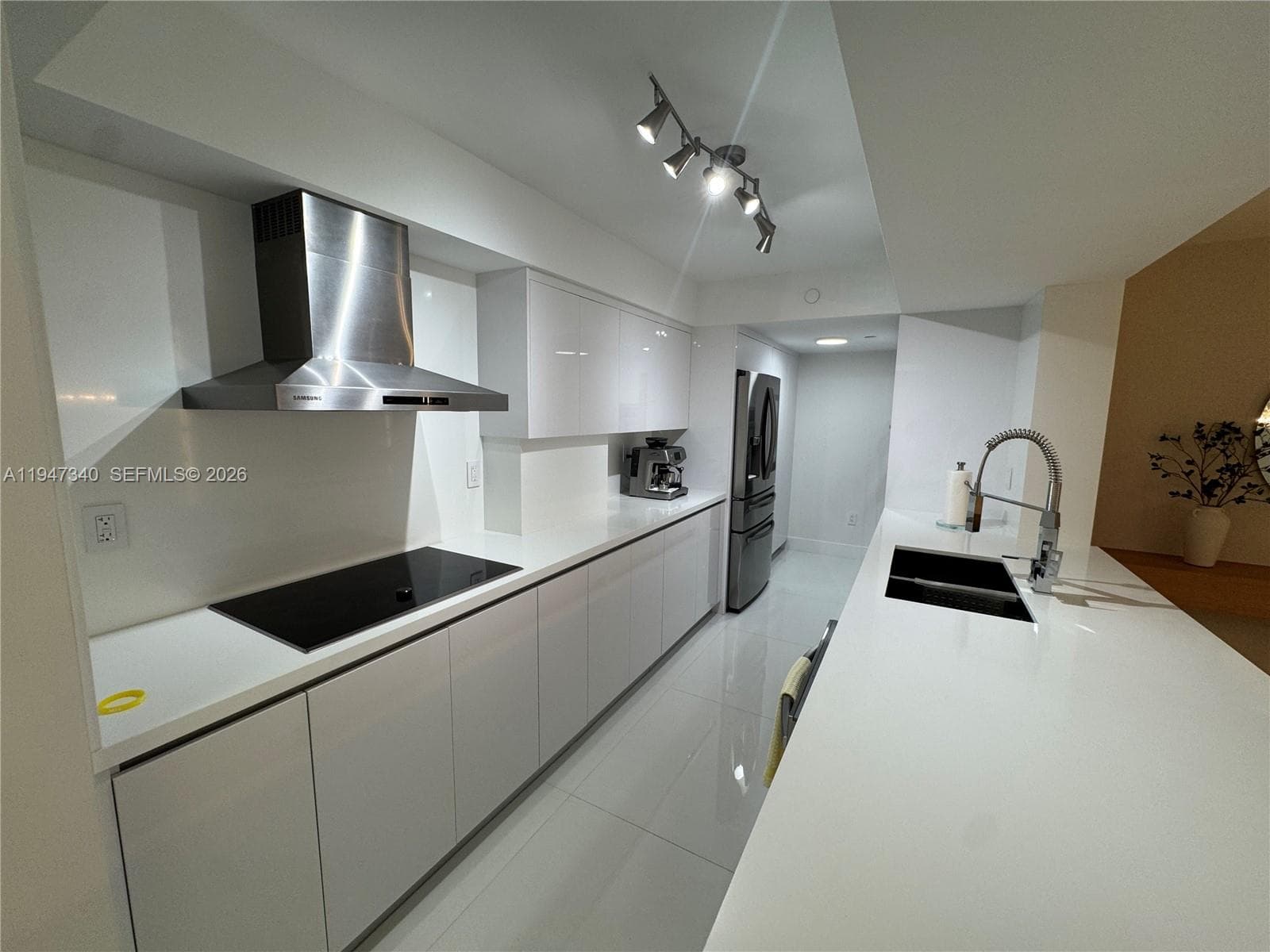 LEXCELLENCE CONDO · #504 in Miami Beach - Photo 40
