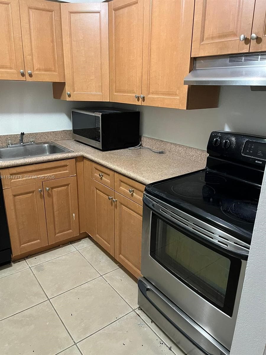 DORAL GARDENS II CONDO · #302 in Doral - Photo 2