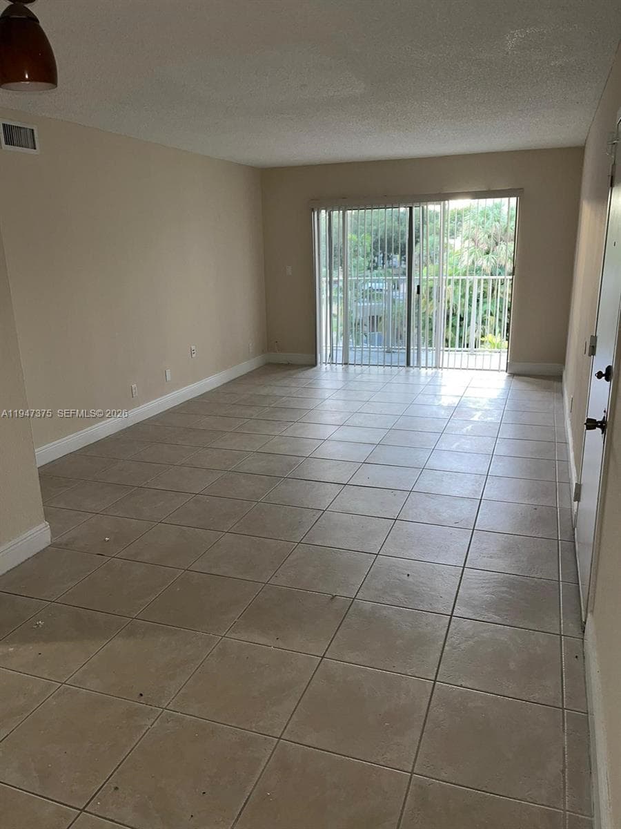 DORAL GARDENS II CONDO · #302 in Doral - Photo 4