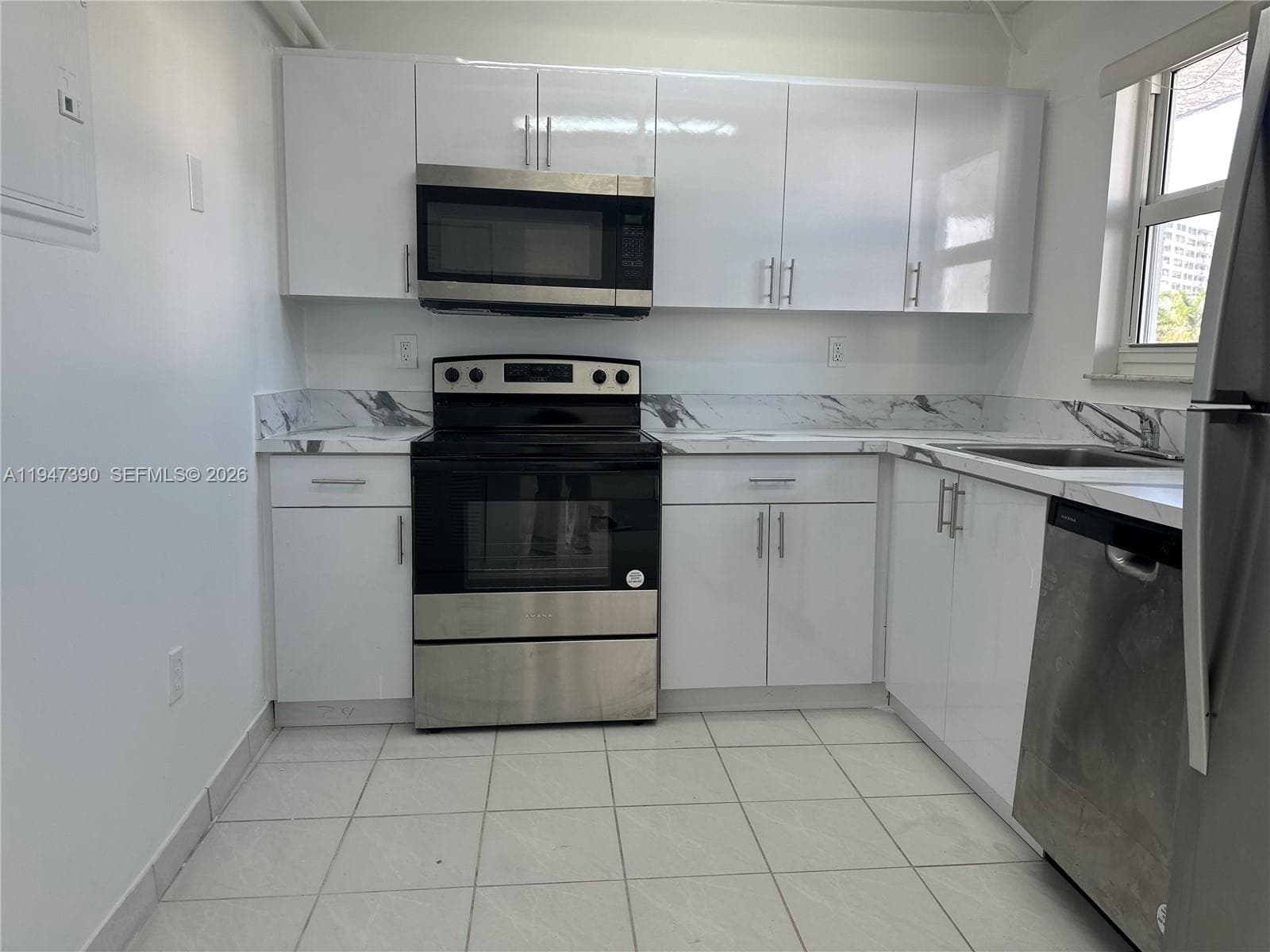 GOLDEN WEST CONDO · #303 in Miami Beach - Photo 2