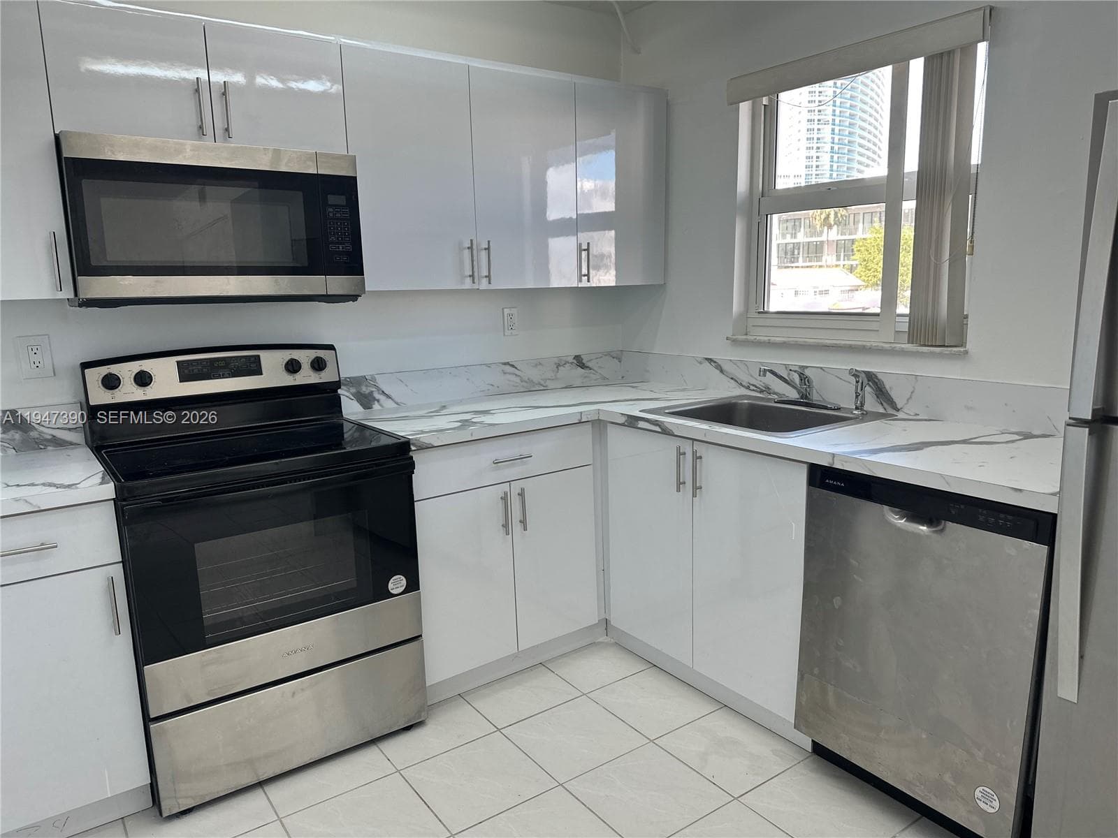 GOLDEN WEST CONDO · #303 in Miami Beach - Photo 1