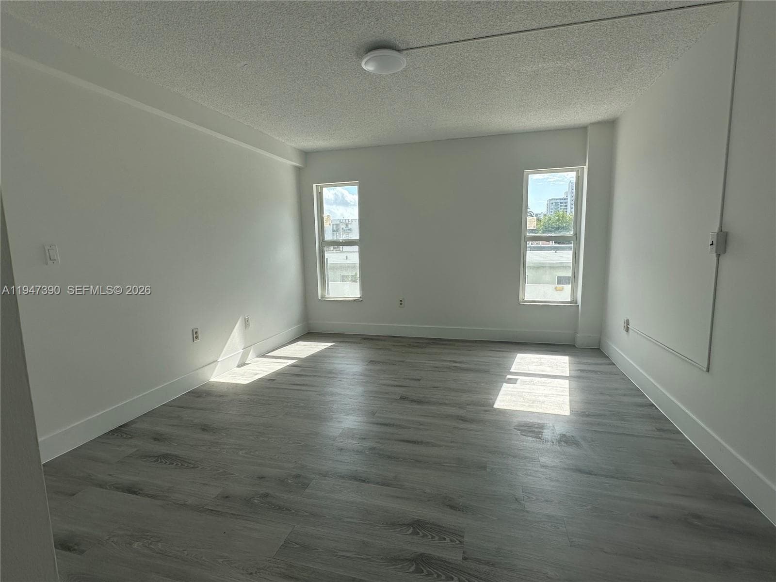 GOLDEN WEST CONDO · #303 in Miami Beach - Photo 9