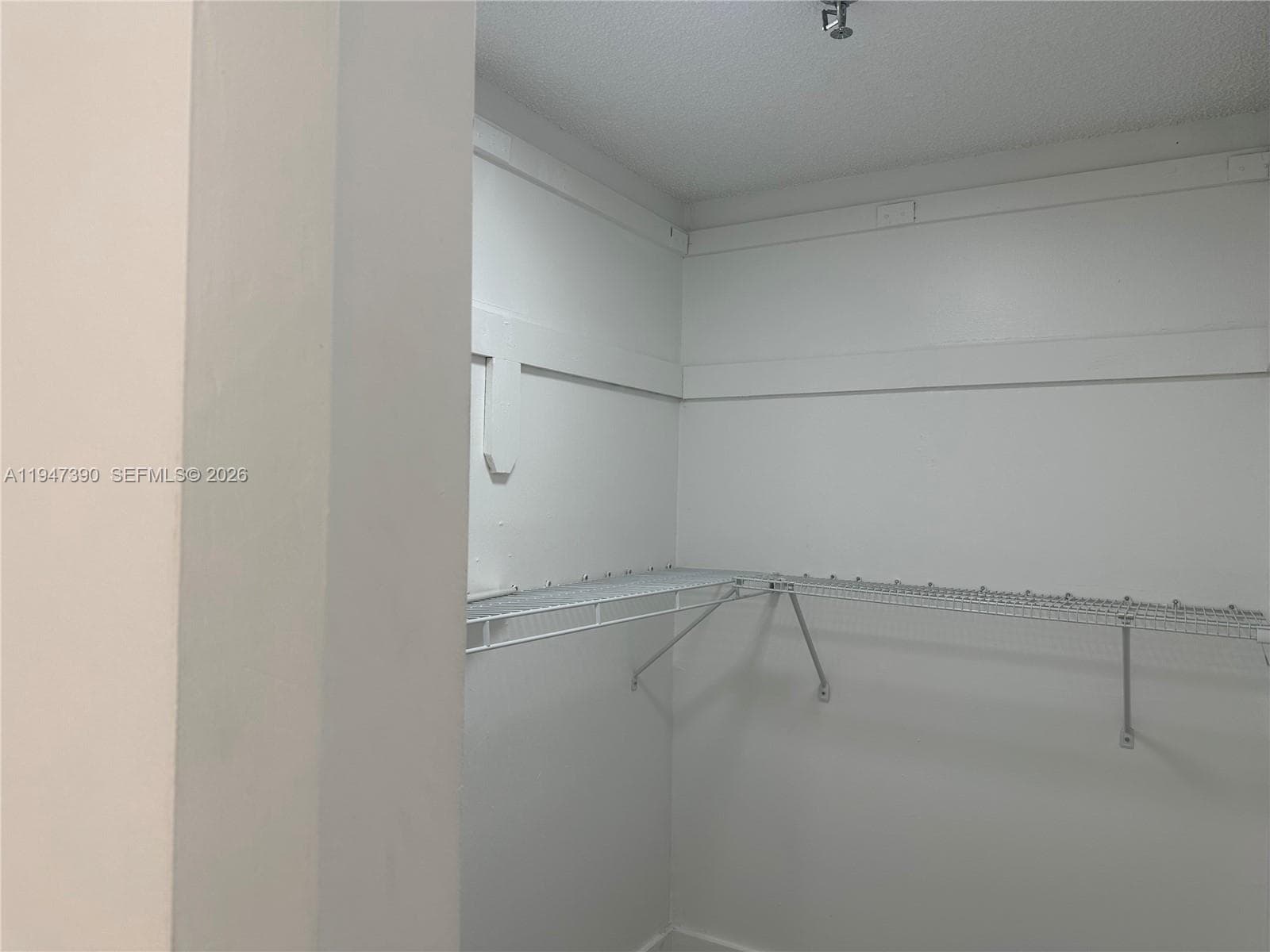 GOLDEN WEST CONDO · #303 in Miami Beach - Photo 10