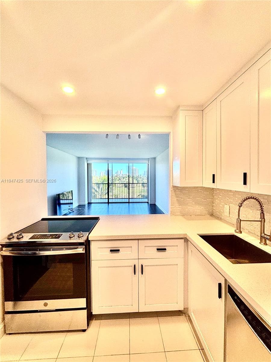 CORONADO CONDO- TOWER II · #405 in Aventura - Photo 13