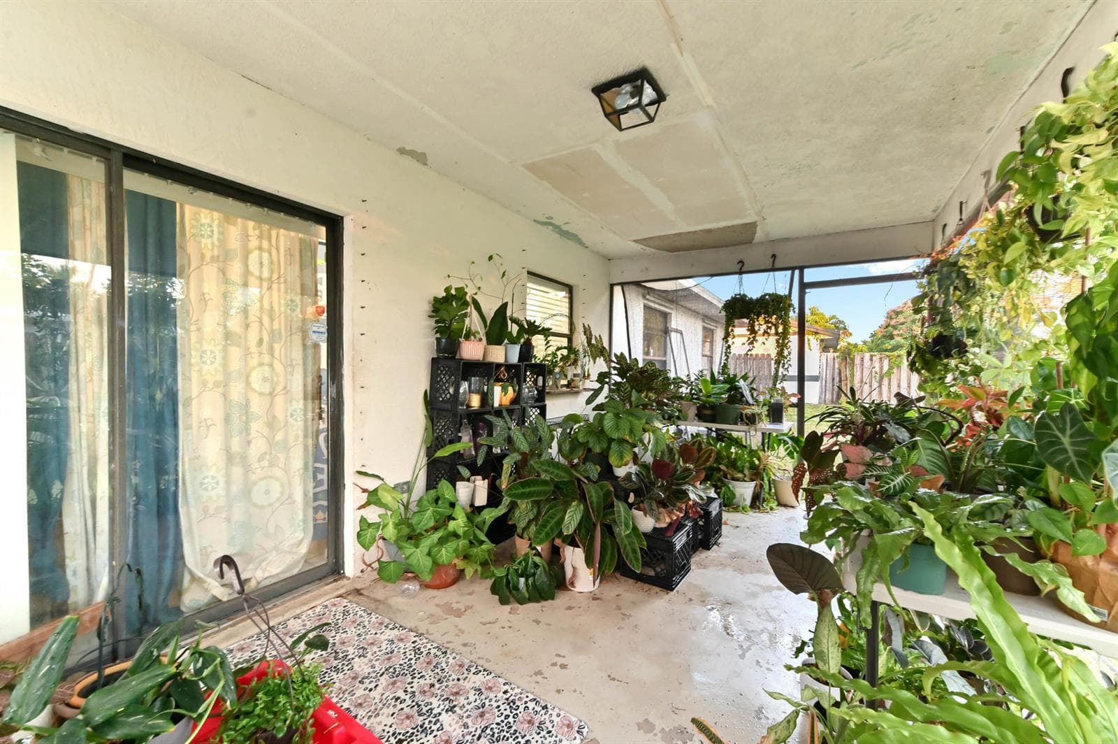 30 porch 02